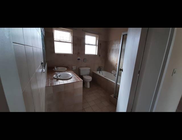 2 BEDROOM FLAT RENTED IN MORNINGSIDE